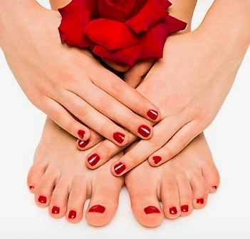 Маникюр и педикюр в 4 руки